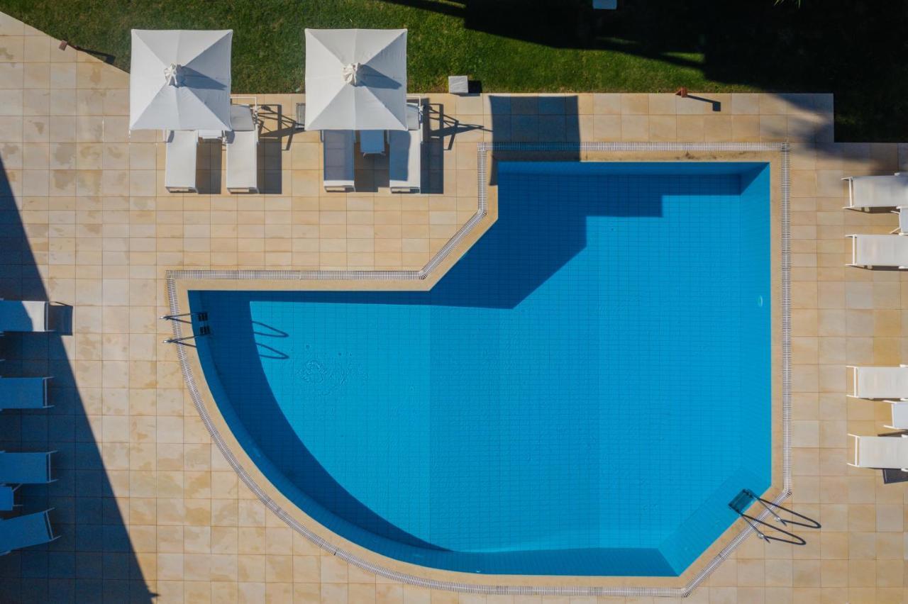 Akrogiali Beach Hotel Apartments มาเลีย ภายนอก รูปภาพ