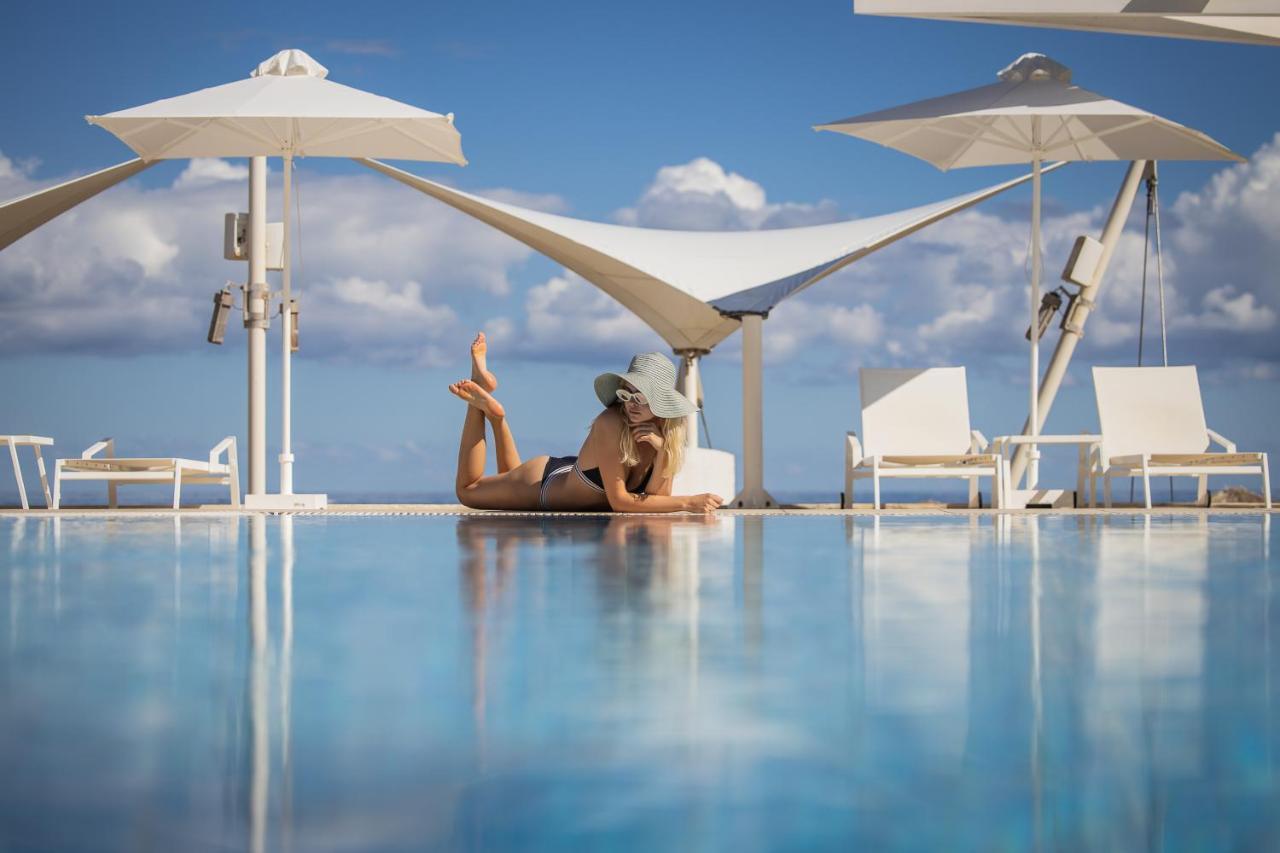 Akrogiali Beach Hotel Apartments มาเลีย ภายนอก รูปภาพ