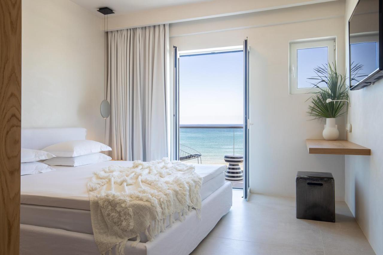 Akrogiali Beach Hotel Apartments มาเลีย ภายนอก รูปภาพ
