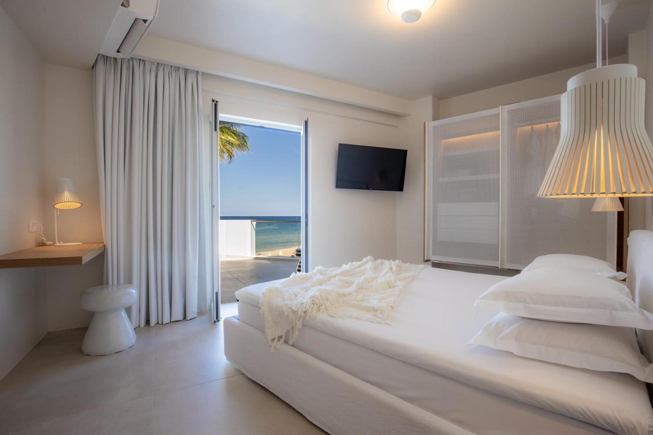 Akrogiali Beach Hotel Apartments มาเลีย ภายนอก รูปภาพ