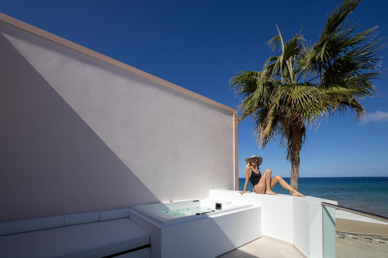 Akrogiali Beach Hotel Apartments มาเลีย ภายนอก รูปภาพ