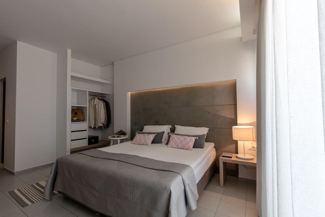 Akrogiali Beach Hotel Apartments มาเลีย ภายนอก รูปภาพ