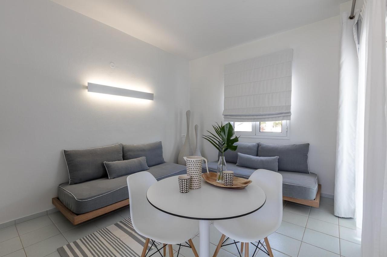 Akrogiali Beach Hotel Apartments มาเลีย ภายนอก รูปภาพ